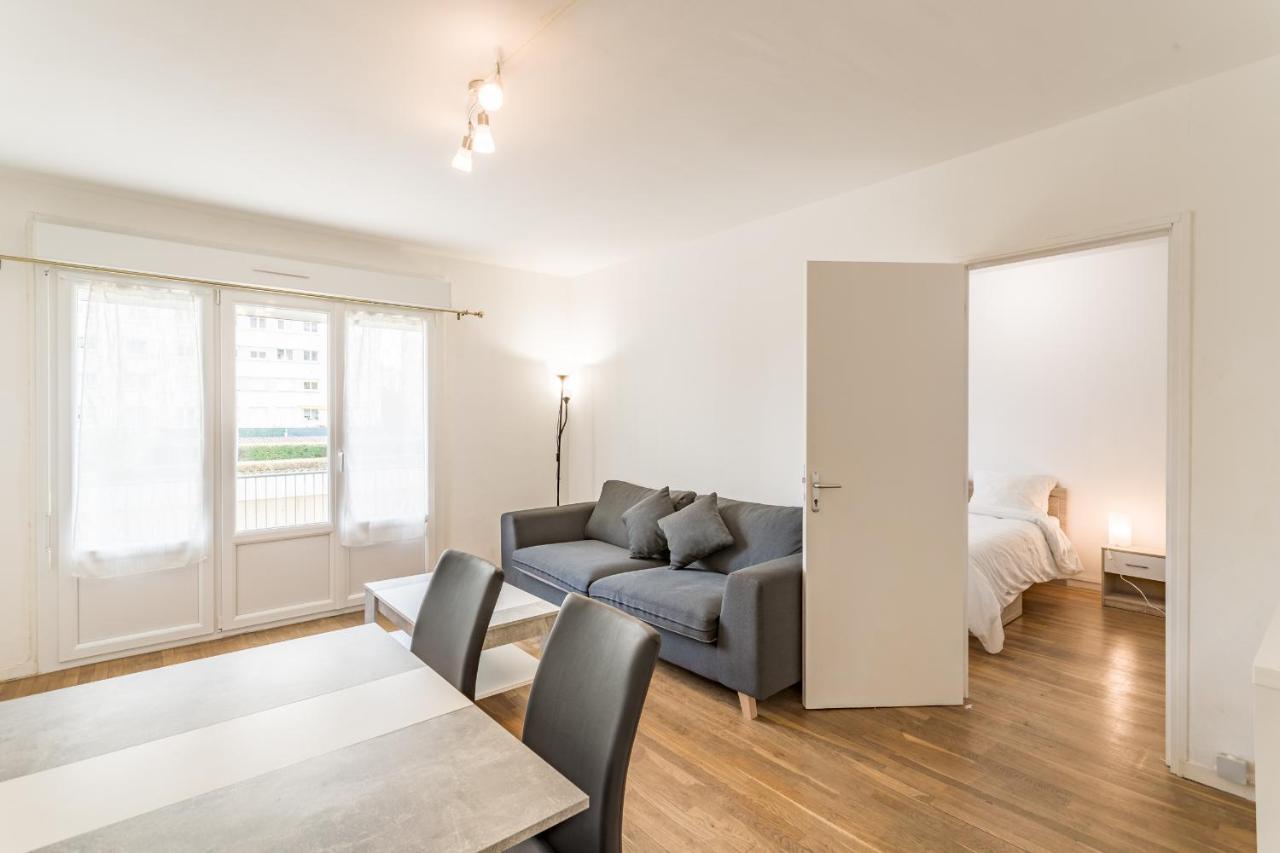 Spacieux Appartement - 6 Personnes - Parking Gratuit 圣安德烈莱韦尔热 外观 照片
